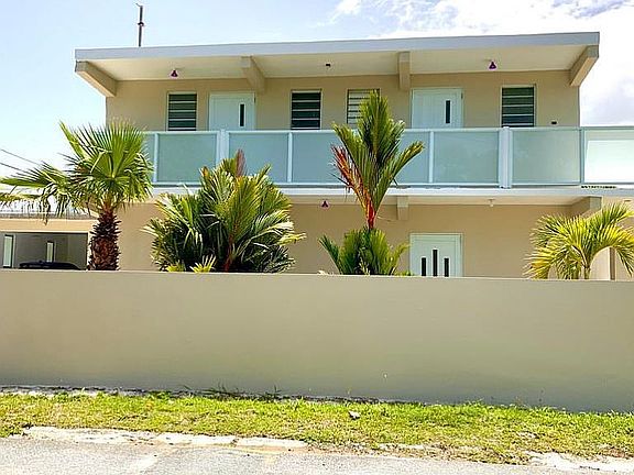 3rd image of 121 La Estancia Vista St