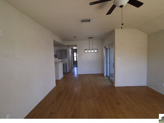 2nd image of 4901 Auburn Dr #A
