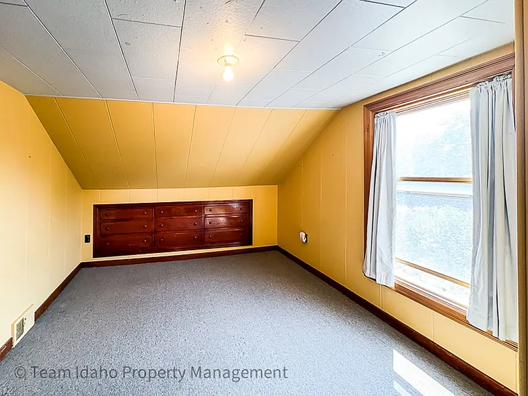 1203 Logan St — Photo 27