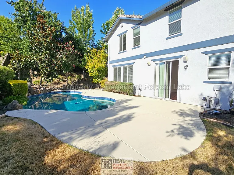 4446 Menaggio Way — Photo 27