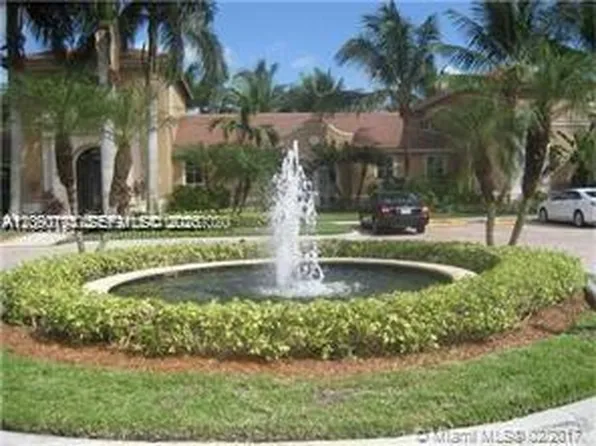 8020 N Nob Hill Rd, Fort Lauderdale, FL