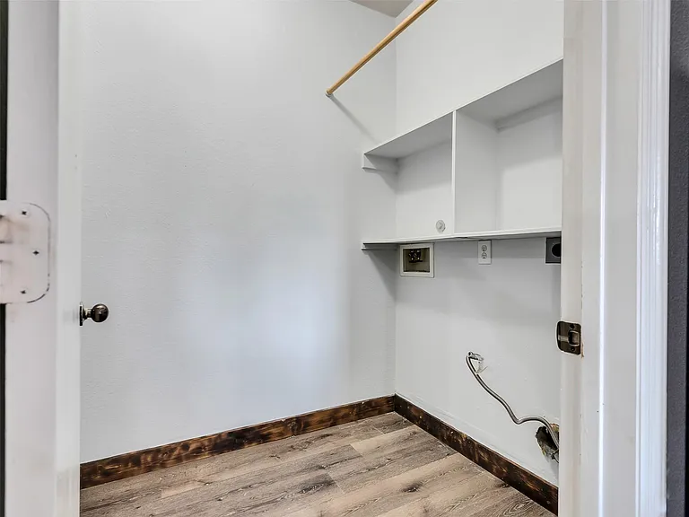 1906 Cameo Ct — Photo 14