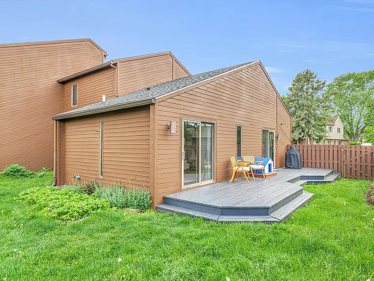 1 Lyndhurst Village Ct — Photo 14