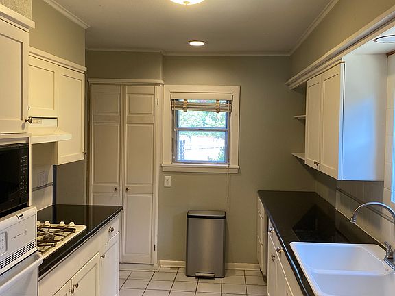 Kitchen with granite and soft-close shaker cabinets