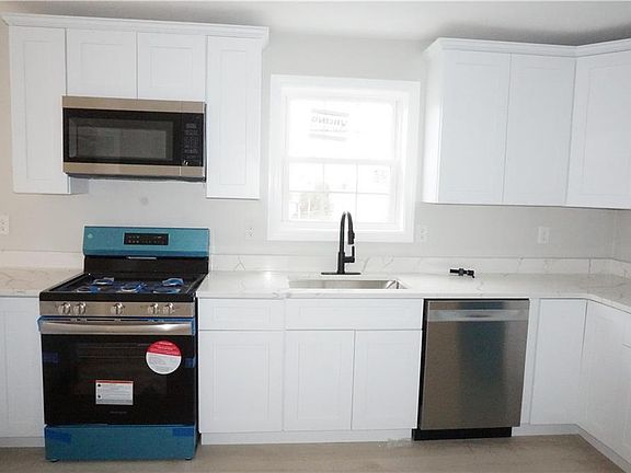 4th image of 359 Willard Ave #1