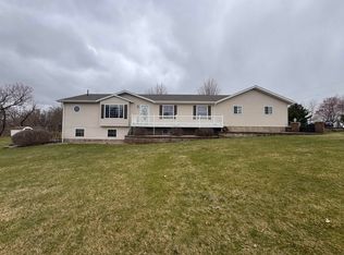 60 Logan St SW, Waukon, IA 52172