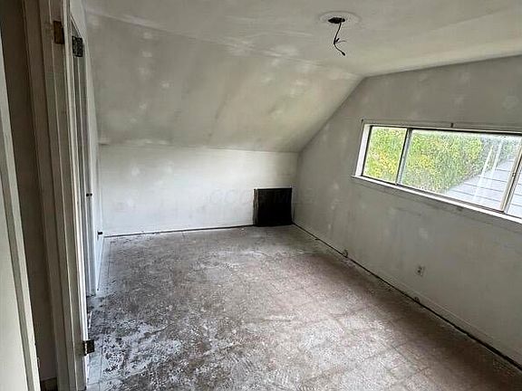 2nd image of 3916 Richard Ave