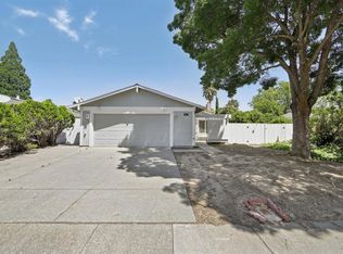 1887 Brookwood Dr, Vacaville, CA 95687
