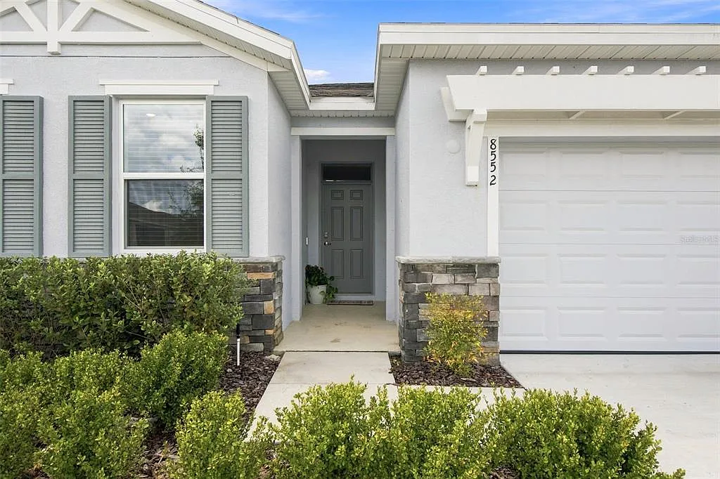 4 bed, 2.0 bath, 2031 sqft, $2,300 — Photo 3