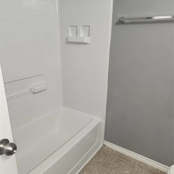 818 Lightningbug Ln — Photo 7