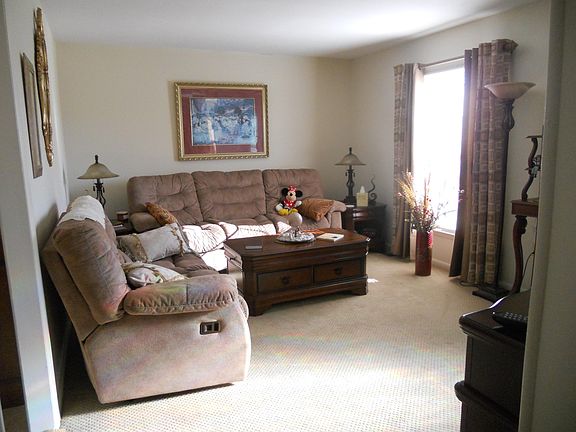 4th image of 268 Meadowcrest Dr