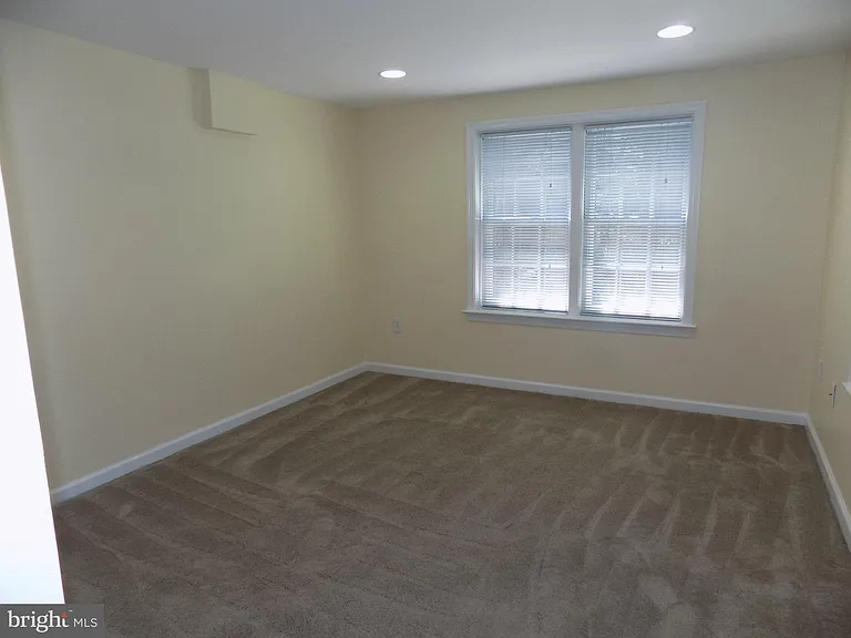 138 S Abingdon St — Photo 23