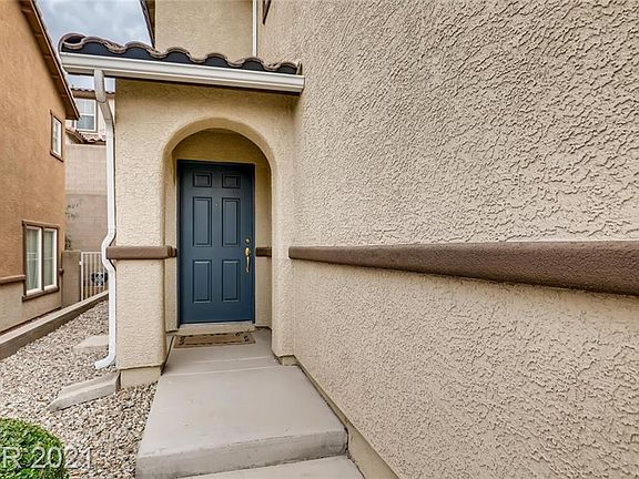 4th image of 129 Desert Pond Ave