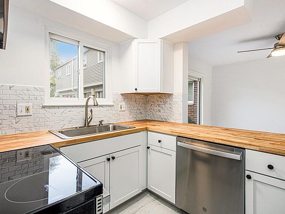 2nd image of 3351 Williamsburg Rd