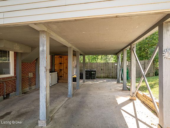 3rd image of 10811 Alberta Dr
