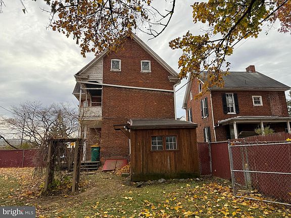 4th image of 34 Clayton Ave