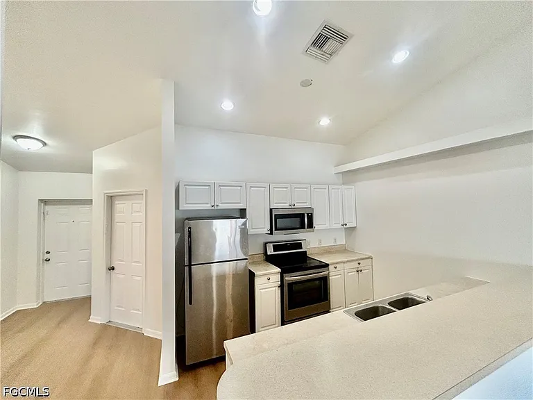 3301 Skyline Blvd #3301 — Photo 2