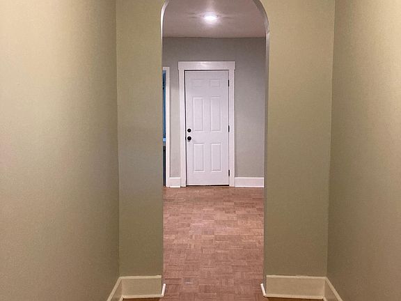 2nd image of 405 Wilson Ave