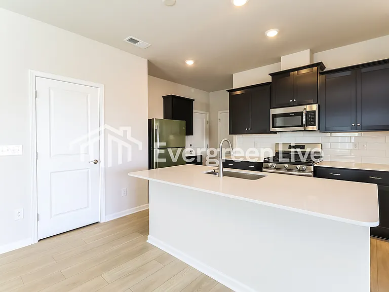 1635 Swallow Tail Dr — Photo 6