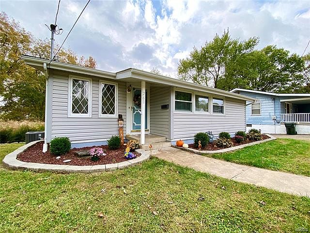 1st image of 260 Gerard St