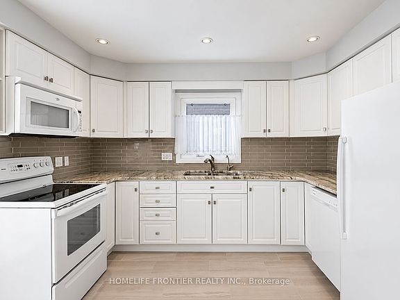 3rd image of 82 Charnwood Pl