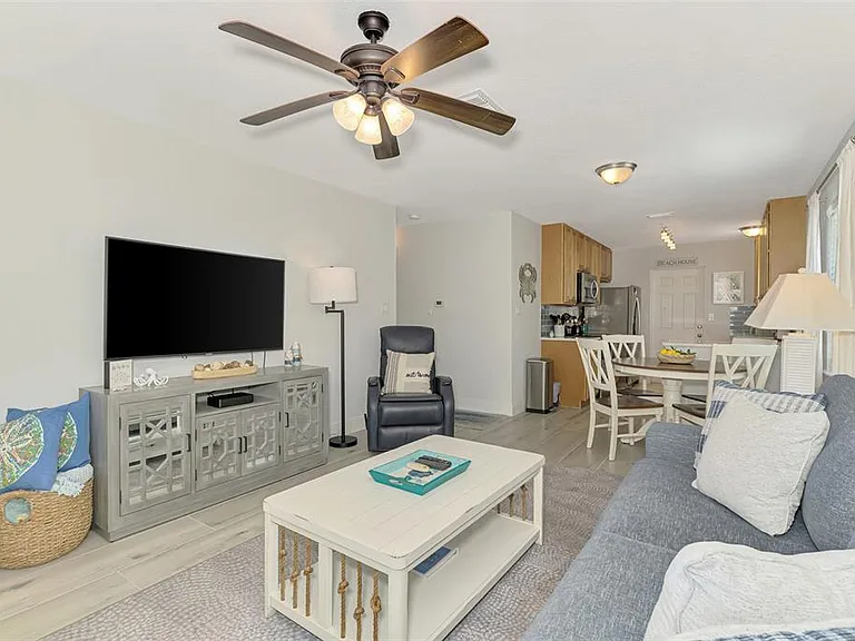 1137 N Moonmist Ct #L-7 — Photo 5