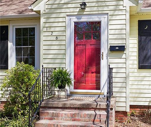 2nd image of 128 Botetourt Rd