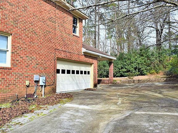 3rd image of 465 Baker Woods Trl