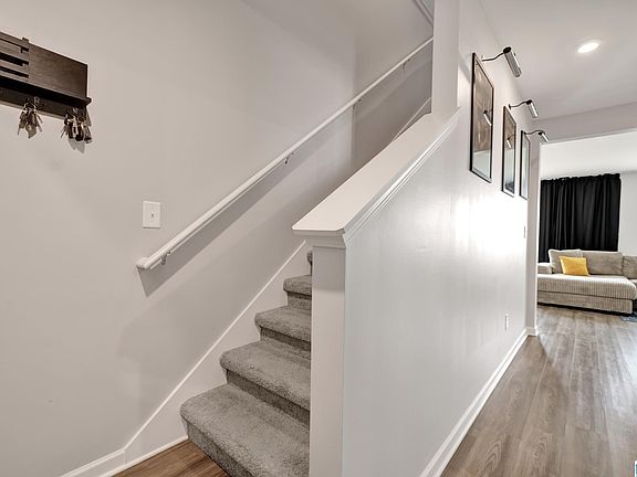 4th image of 236 Orchid Ln