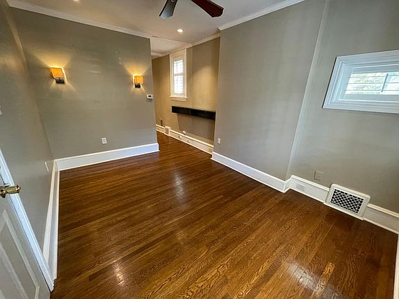 3rd image of 303 S Olive St Floor 1