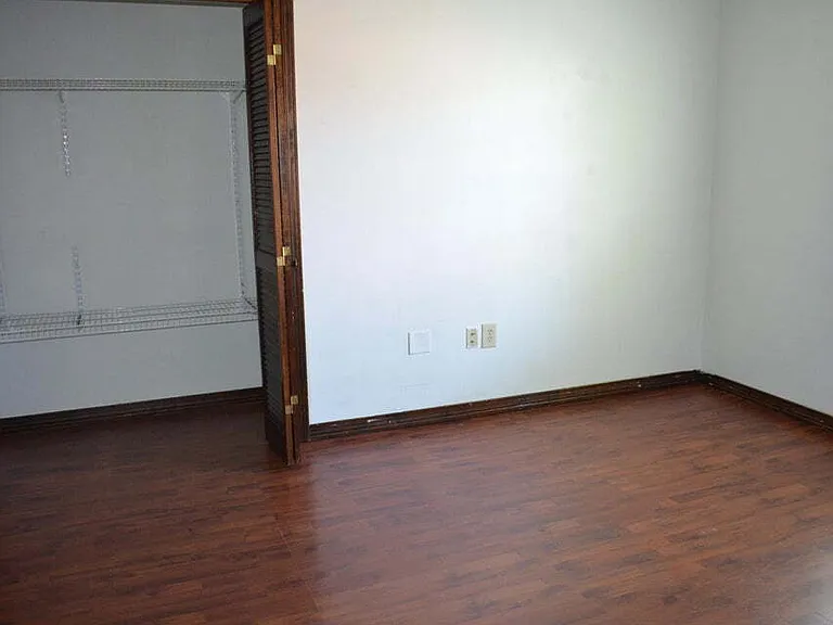 380 Canterbury Cir NW — Photo 9