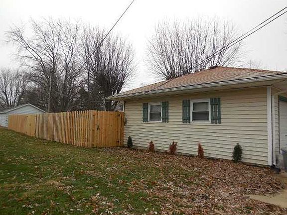 2nd image of 229 W Ash St