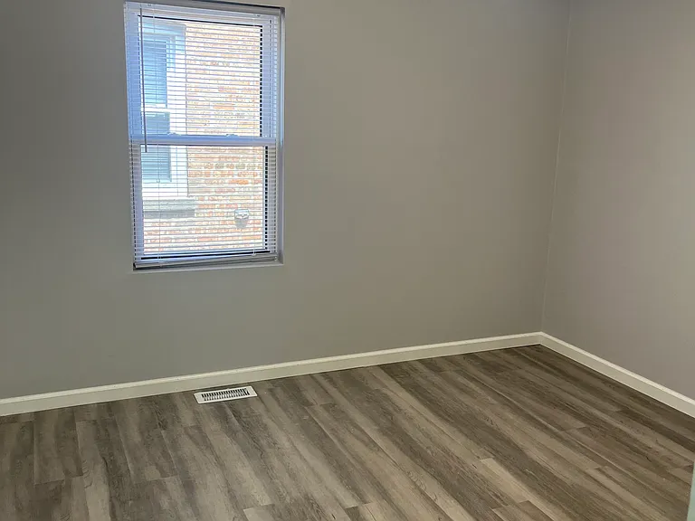 9709 S Emerald Ave — Photo 8
