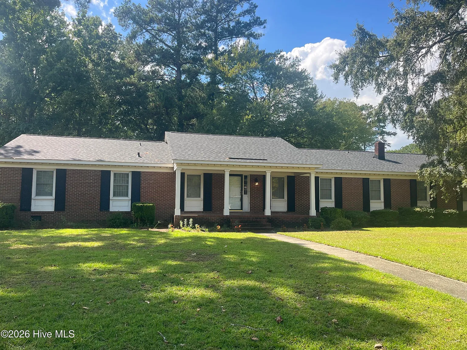 4 bed, 2.5 bath, 2146 sqft, $2,500 — Photo 1