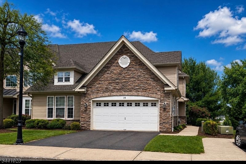 1st image of 14 Fehervari Ct