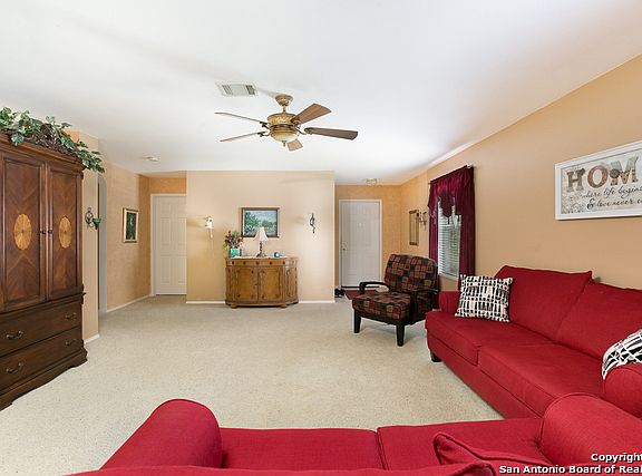 3rd image of 12606 Carriage Blvd