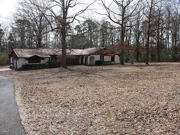 2nd image of 879 Mission Dr