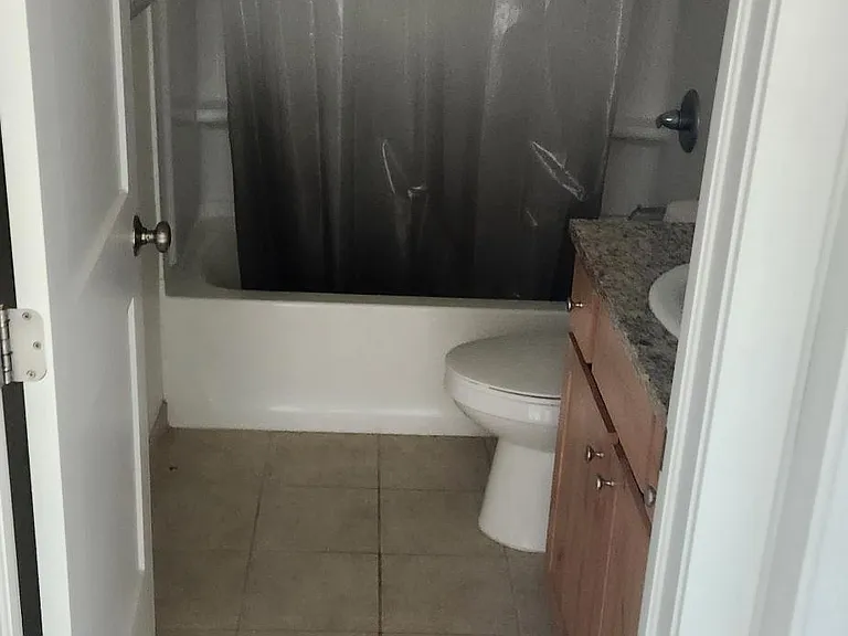 702 Chambers Ave #4B — Photo 5
