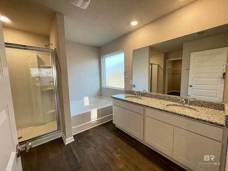20651 Mercury Dr — Photo 6