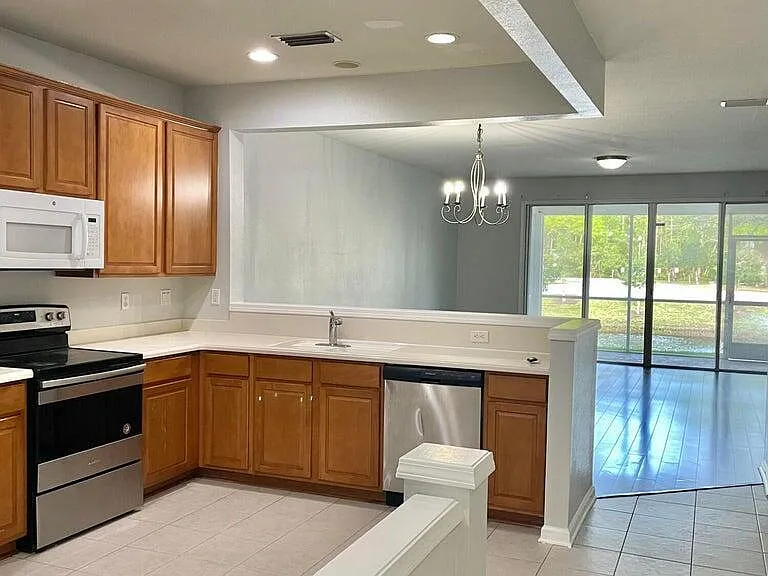 4131 Crownwood Dr — Photo 2