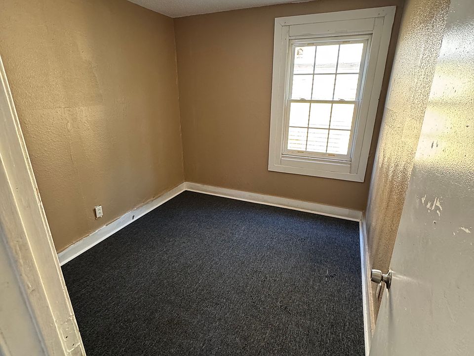 1st image of 3020 N Detroit Ave #1A
