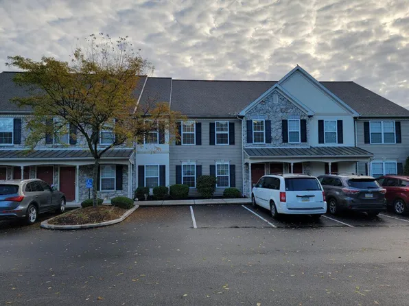 1176 Hammon Ave, Ephrata, PA 17522