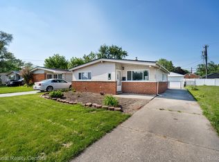 440 W Jarvis Ave, Hazel Park, MI