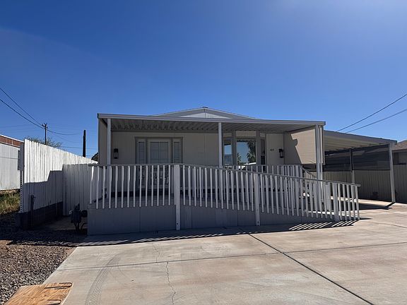 3rd image of 405 N Moonlight Dr