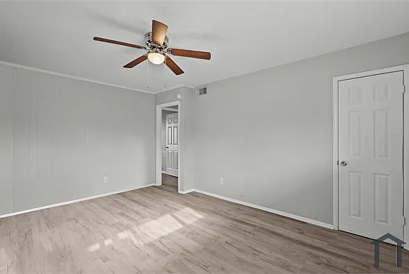 2729 Main St #3 — Photo 2