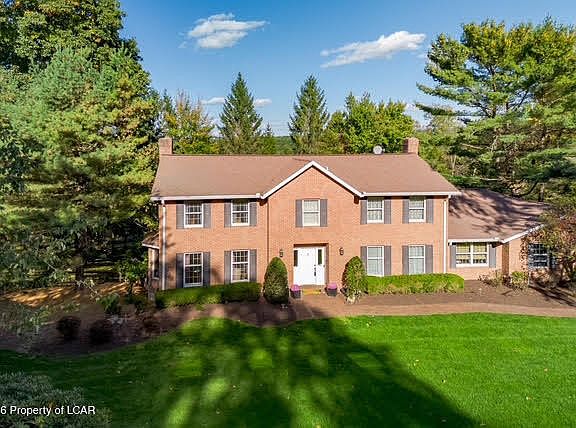 2nd image of 150 Wellington Rd
