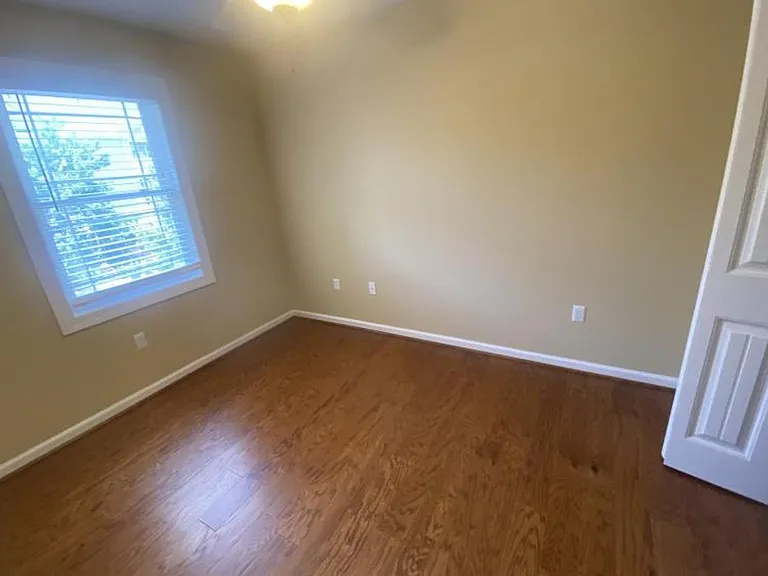 204 Capital St — Photo 9