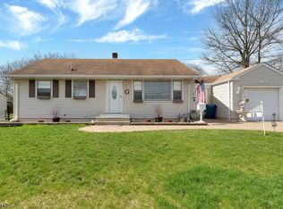 12 Briarwood Dr, Somerset, NJ