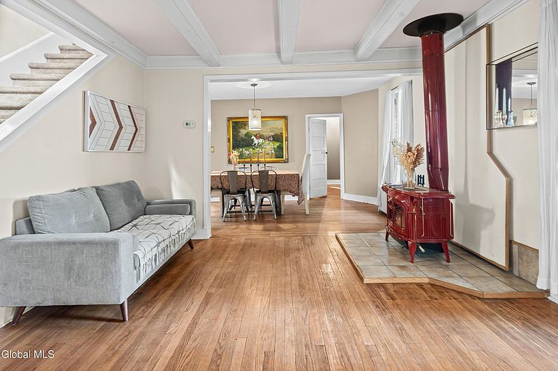 3rd image of 58 Hudson Avenue