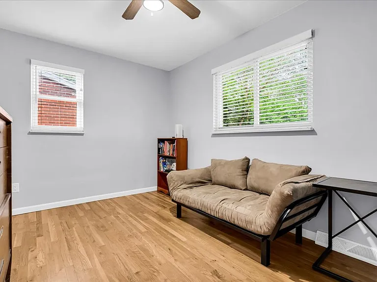 1554 Cynthia Ave — Photo 16